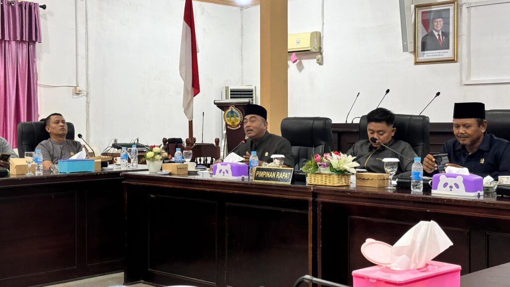 Pansus-DPRD-Kayong-Utara-bahas-dampak-investasi-PT-DIB-Harita-Group-terhadap-tenaga-kerja-lokal-1024x576.jpeg
